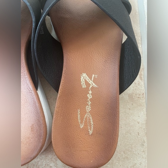 Seven7 Sandal Womens 7 Black Jade Cross Strap Slide Slip On Flip Flops Casual - Picture 3 of 7